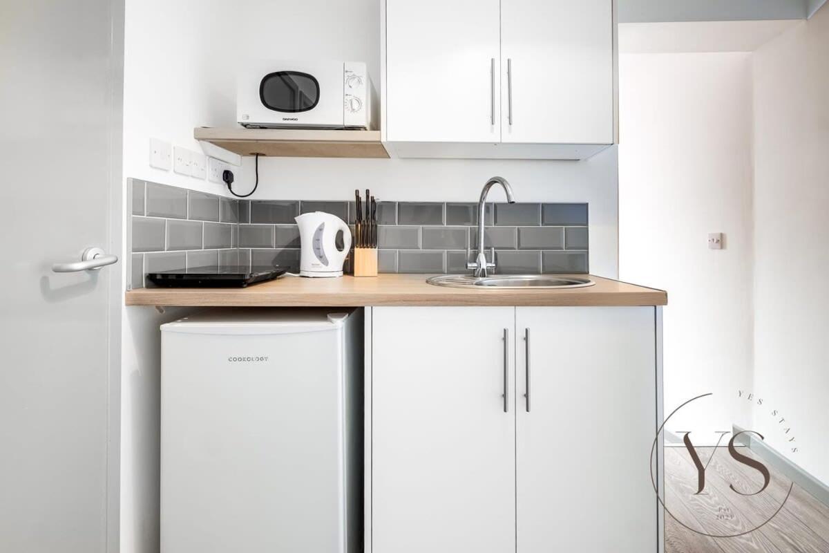 Sienna Longton 1e - Wi-fi, Alton Towers, Netflix * Stoke-on-Trent