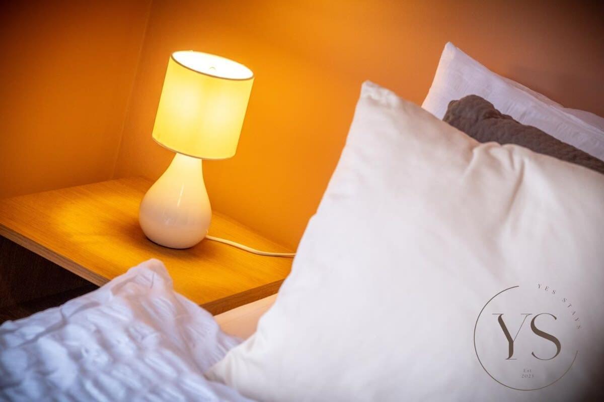 Sienna Longton 1e - Wi-fi, Alton Towers, Netflix